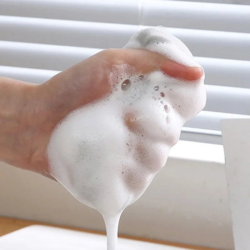 Double-sided cleaning sponge