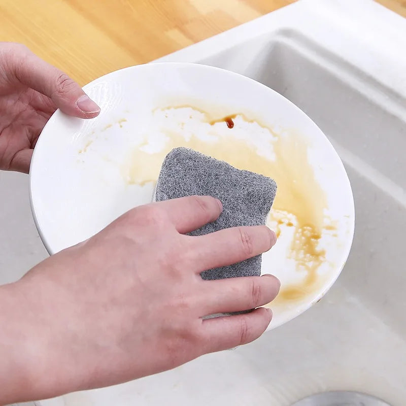 Double-sided cleaning sponge